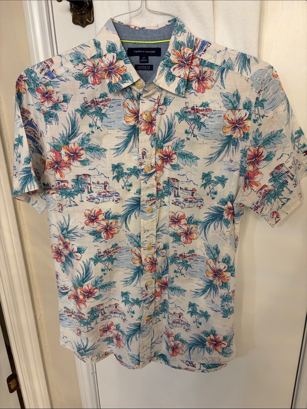 Tommy Hilfiger Men's Tropical Beach & Classic Car Hawaiian Shirt Size Small